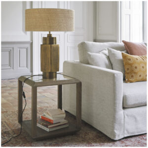 LÁMPARA DE LATÓN ANTIGUO CON PANTALLA DE RAFIA